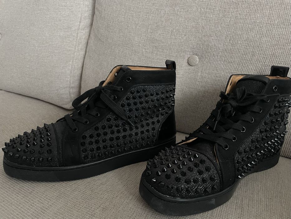 Louboutin negri cu tepi