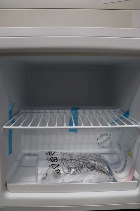 Comfee Свободностоящ, RCU40WH2 Мини Фризер, 31л, лек козметичен дефект