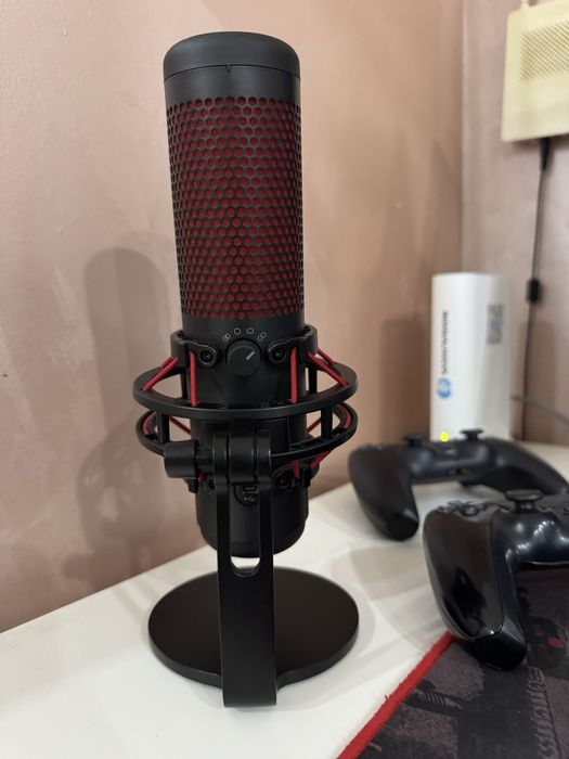 Продам микрофон HyperX QuadCast