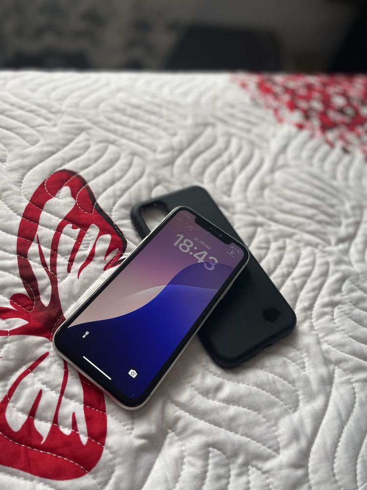 Vînd iphone 11 foarte bun
