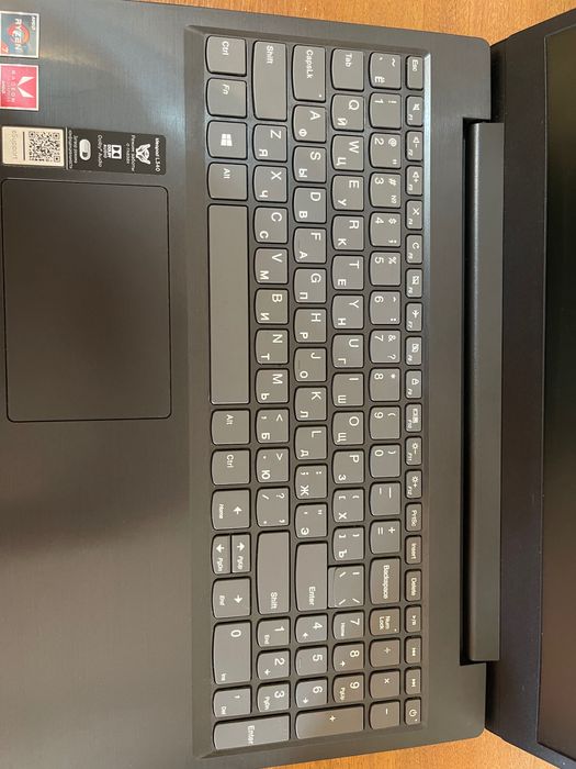 Ноутбук Lenovo модель 2023 года