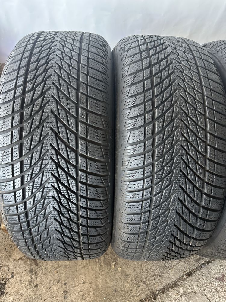 255/45/20 GoodYear dot23