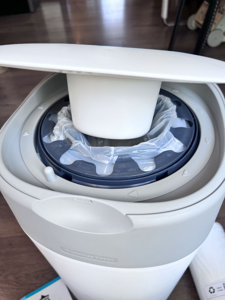 Cos scutece Tommee Tippee click& twist+ rezerve 200m