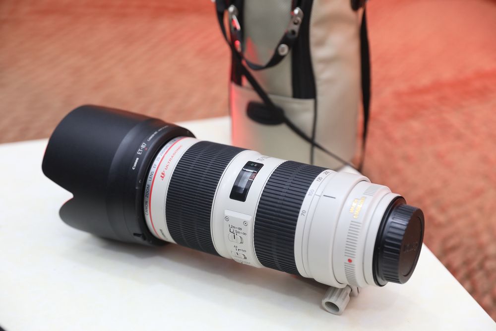 Canon. obektiv. Idel xolatda