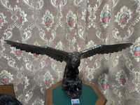 Деревянный орел с орленком, размах крыльев - 1 метр