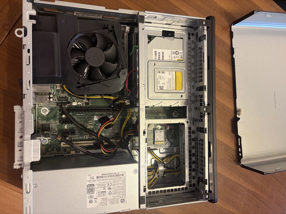 Calculator Hp 800 G3 SFF ; Intel i5-6500 , 16 gb ram Licenta windows