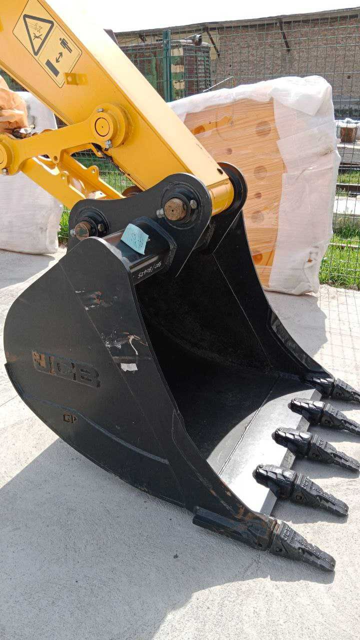 Продаётся экскаватор колесный JCB JS160W.