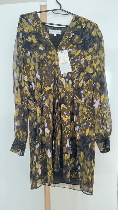 Чисто нова рокля Zara