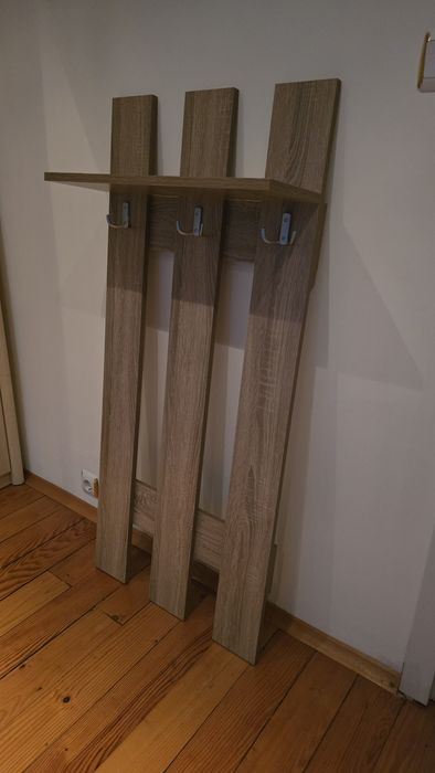 Закачалка за стена