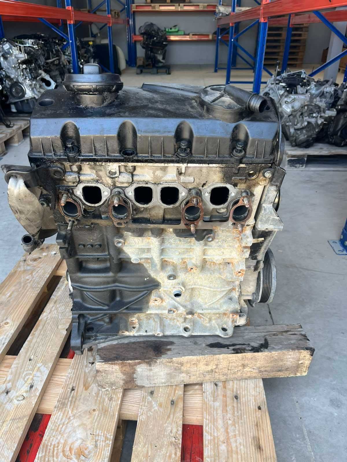 Двигател AUDI A4 1.9TDI 101к.с.-КОД:AVB