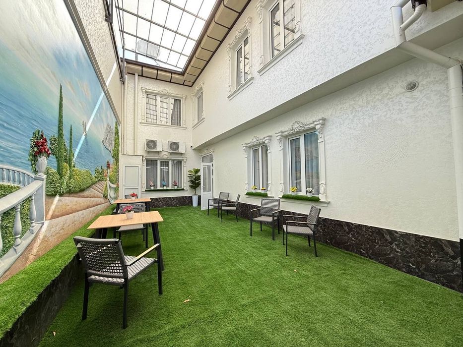 Продается дом под бизнес.