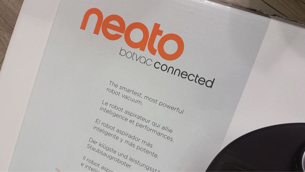 Робот Neato Connected