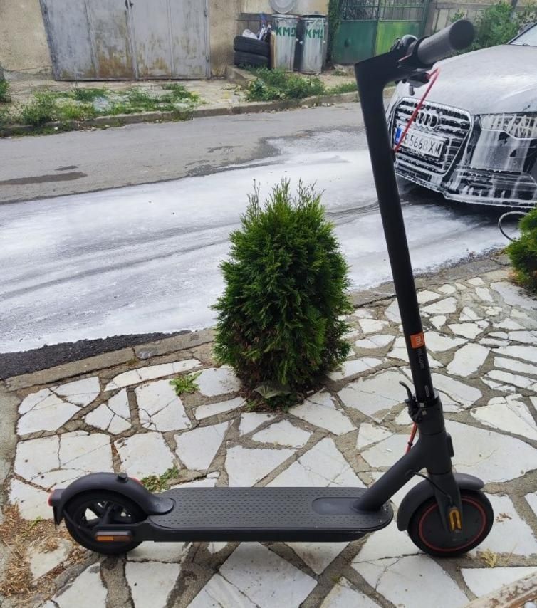 Електрическа тротинетка Xiaomi Mi Electric Scooter Pro 2