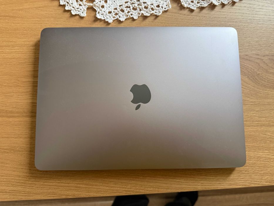 MacBook Pro 13 - inch, 2020, M1, Touch Bar, 512 GB, 16 GB RAM — миниатюра 1