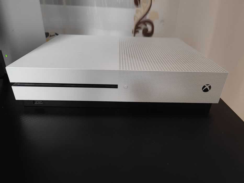 Vând Xbox one s stare buna