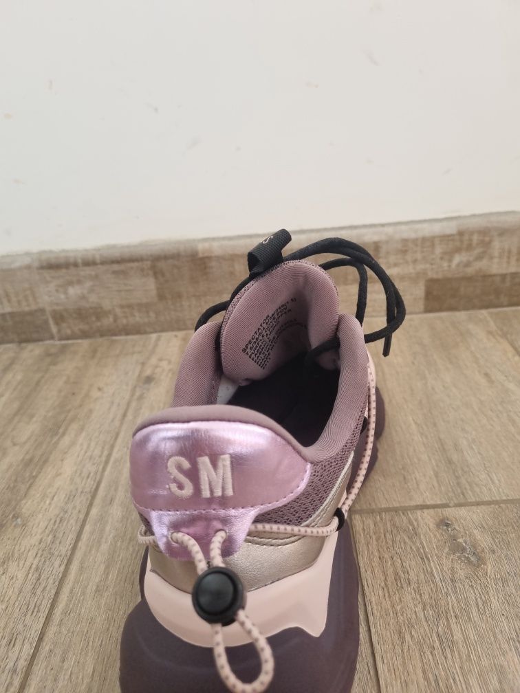 Adidasi Steve Madden