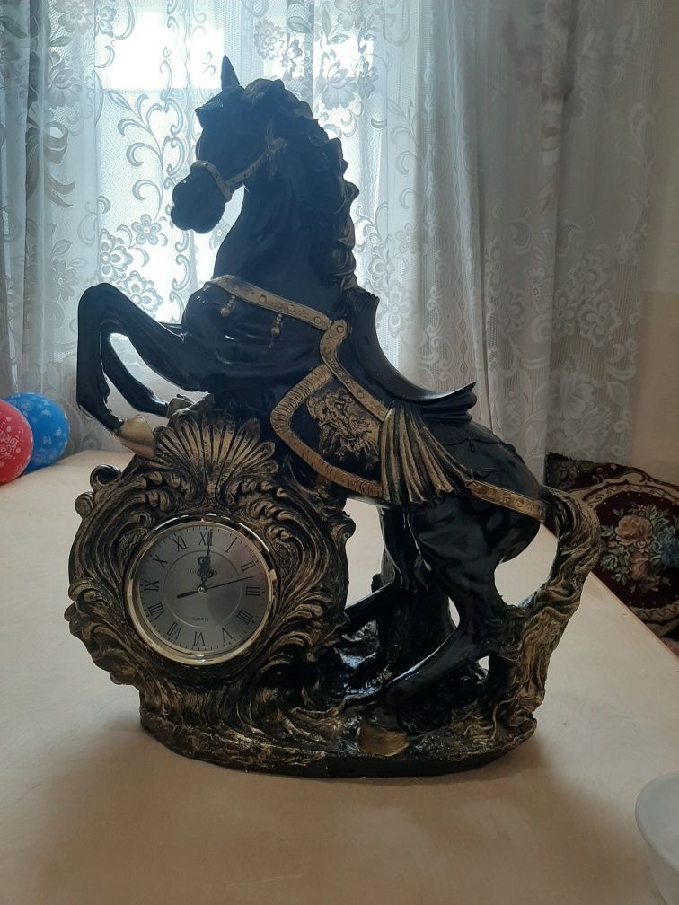 Конь сувенир От уй ва офис учун