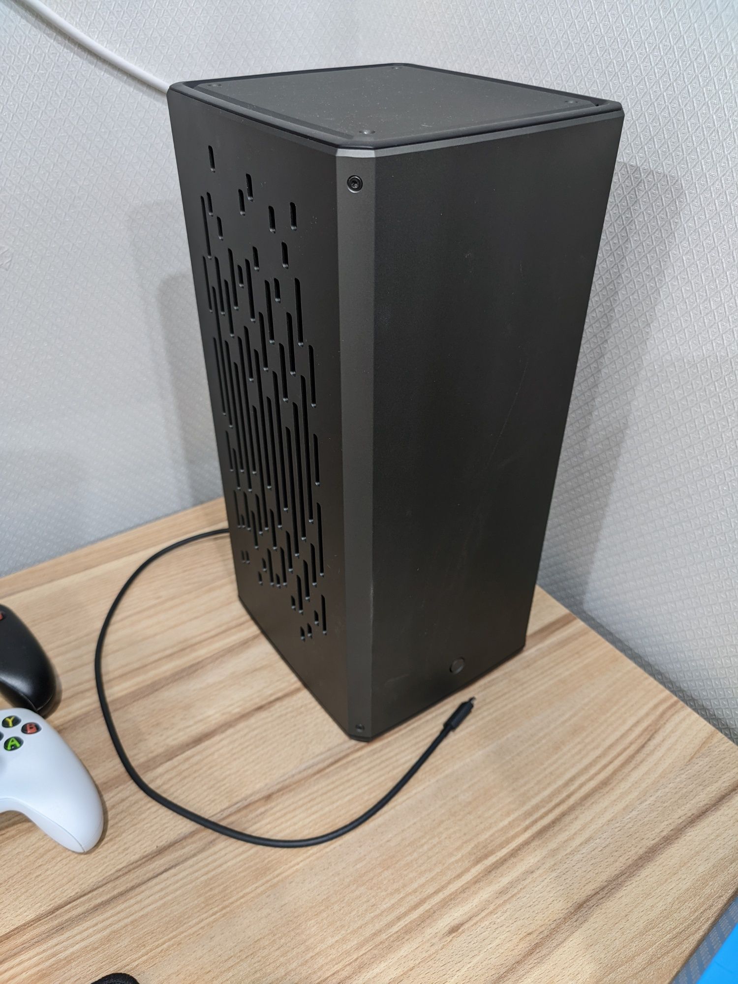 Louqe Raw S1 SFF ITX, только корпус ПК