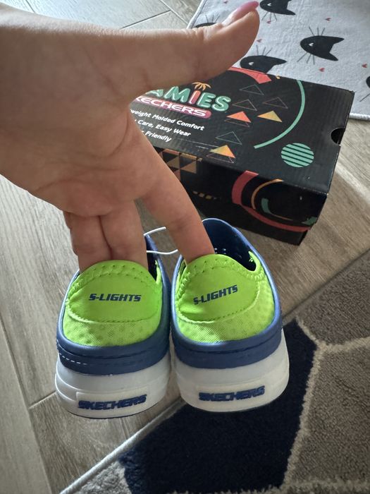 Skechers slip-on cu lumini