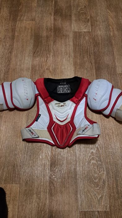 Продам хоккейный нагрудник