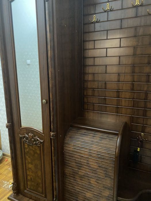 Прихожая в отличном состоянии, 2х1,4х0,45