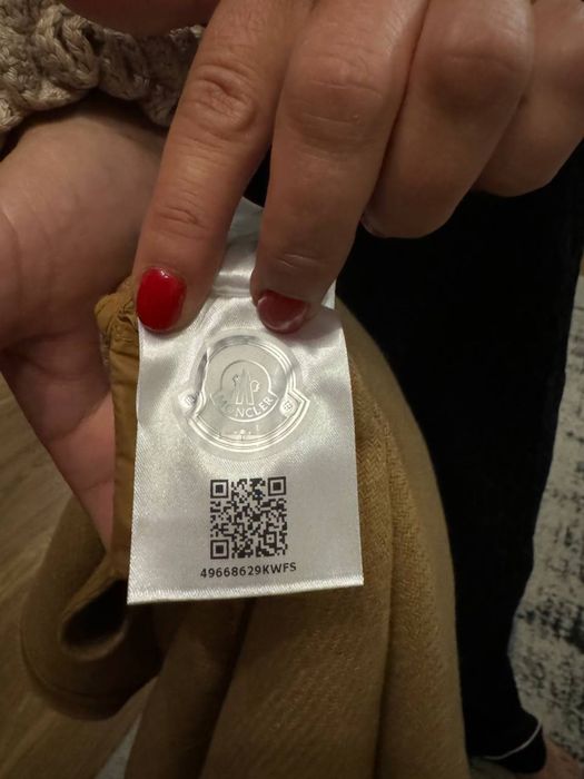 Пончо оригинални на Moncler