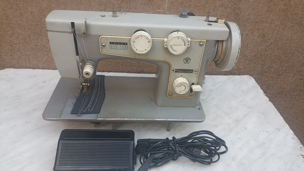 швейная машинка Подольск 142 прямострока зигзаг шьет отлично
