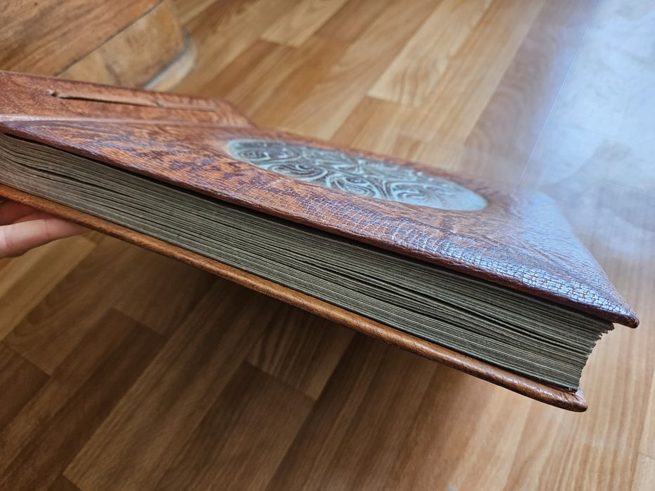 Голям кожен ретро албум