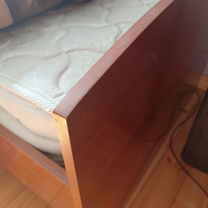 Кровать односпальная, матрас