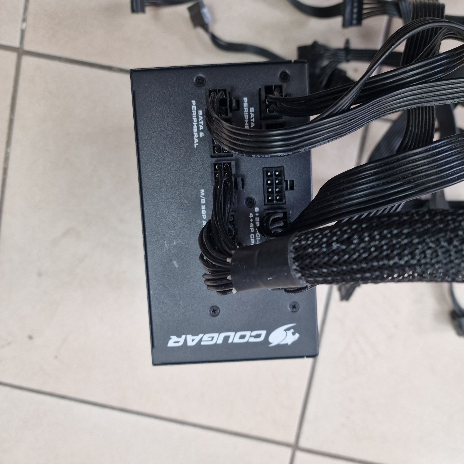 Блок питания Cougar GEX650 80 Plus Gold.