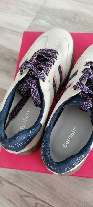 Продам кеды в отличном состоянии. Размер 36