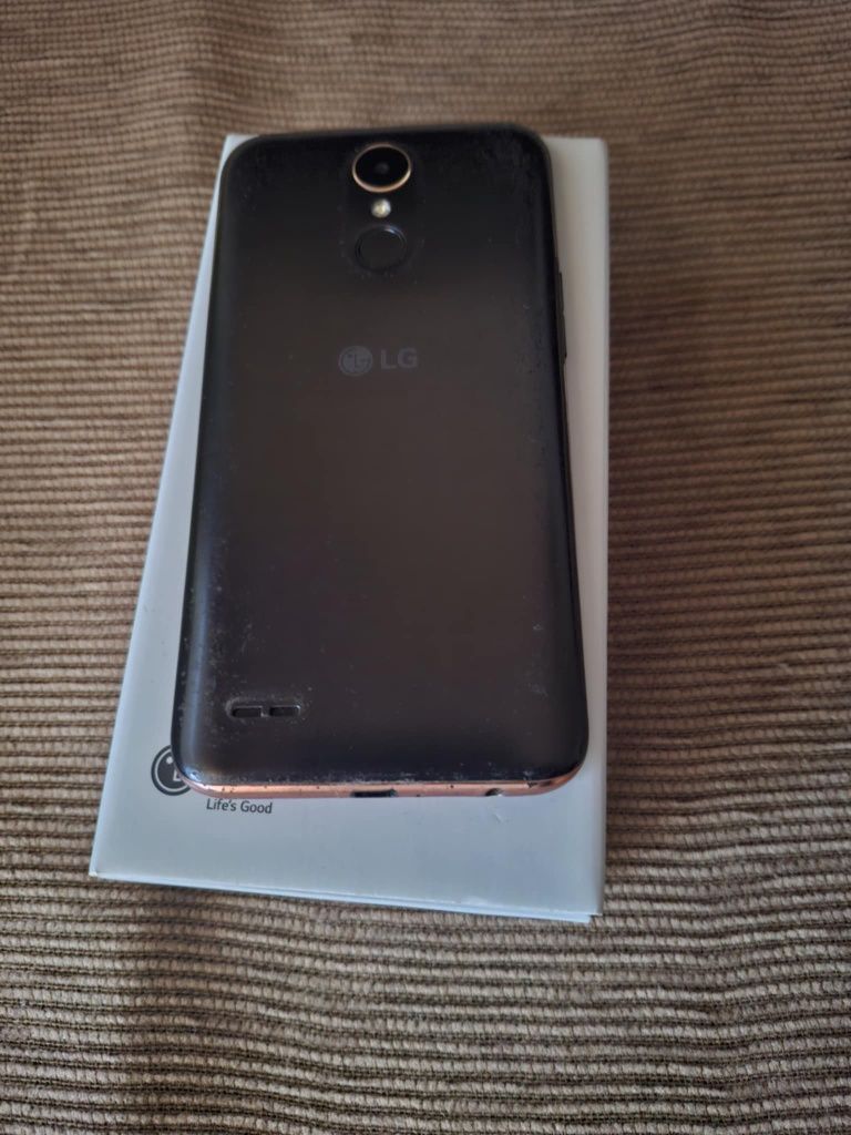 Телефон LG K10 и зарядно