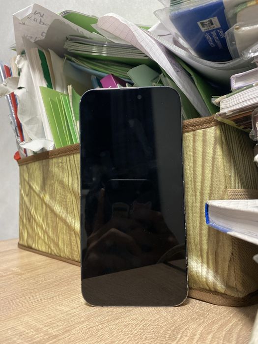 Продам Айфон 14 про макс