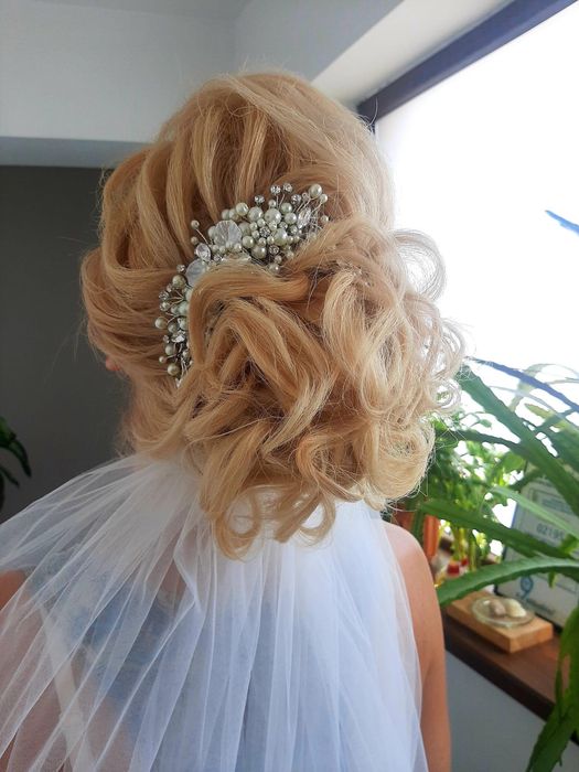 Accesorii par si cercei facute la comanda.