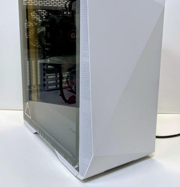 Core i7 10700kf
Plata h510 noname urezzny
Rtx 3070
Ddr4 32gb (16gbx2)