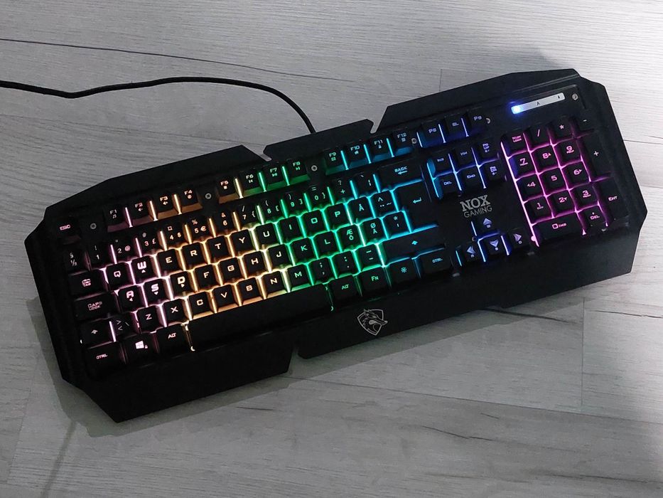 Механична геймърска клавиатура gaming keyboard led nox rgb