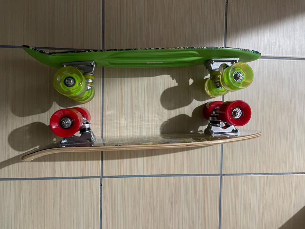 Skateboard cu led