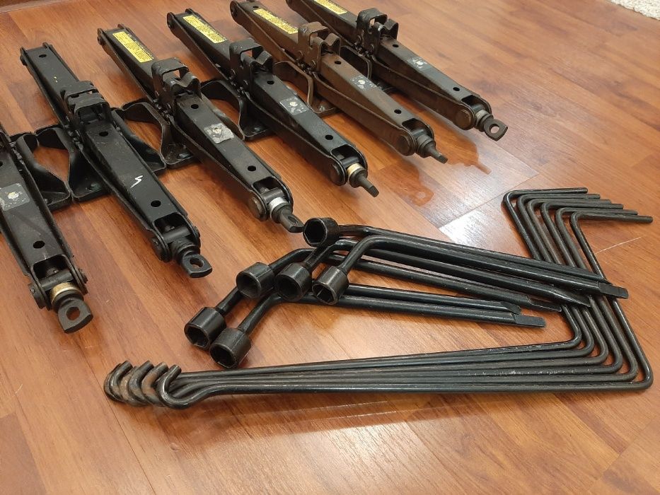 Продам родной домкрат комплект Lexus RX330 / 350 / 400