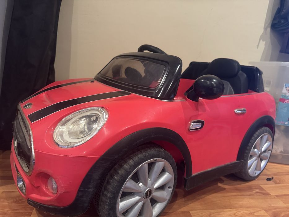 Masina Mini Cooper copii - cu un defect