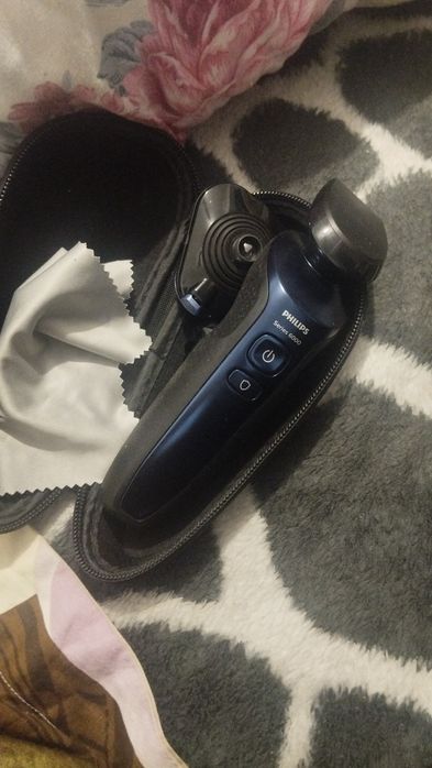 Aparat se ras Philips series 6000