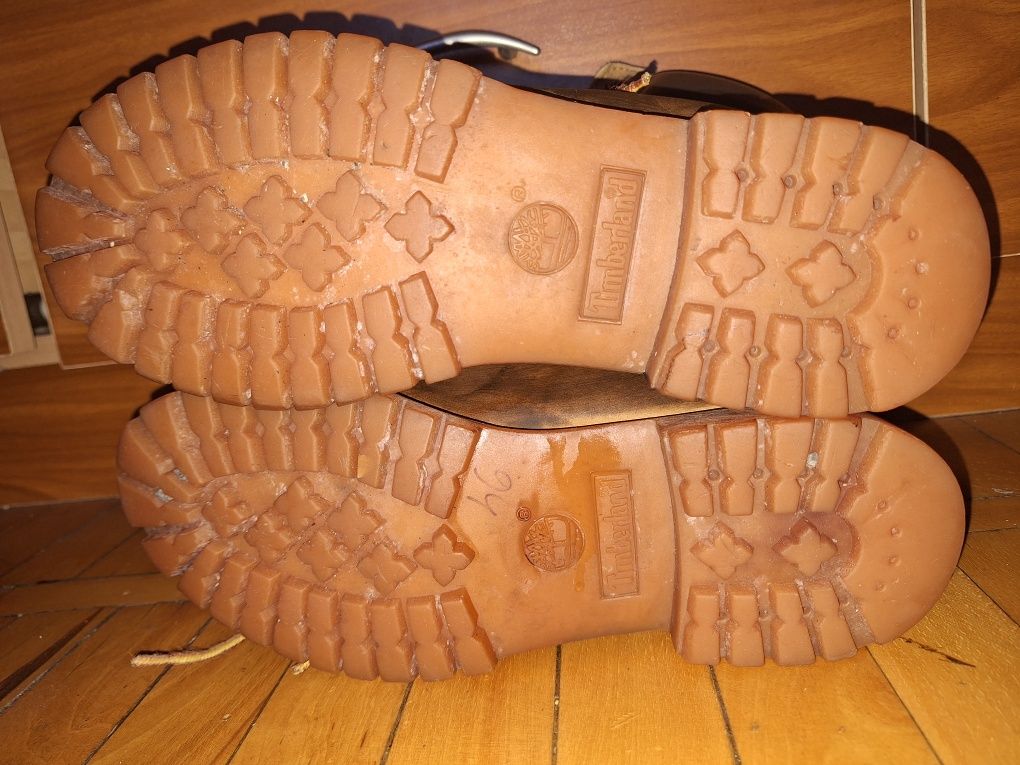 ghete piele Timberland 43 maro-70 lei