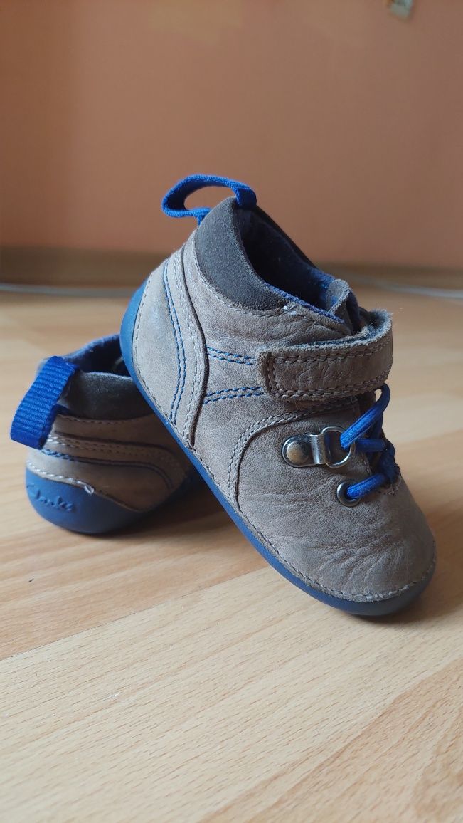 Бебешки обувки за прохождане Clarks