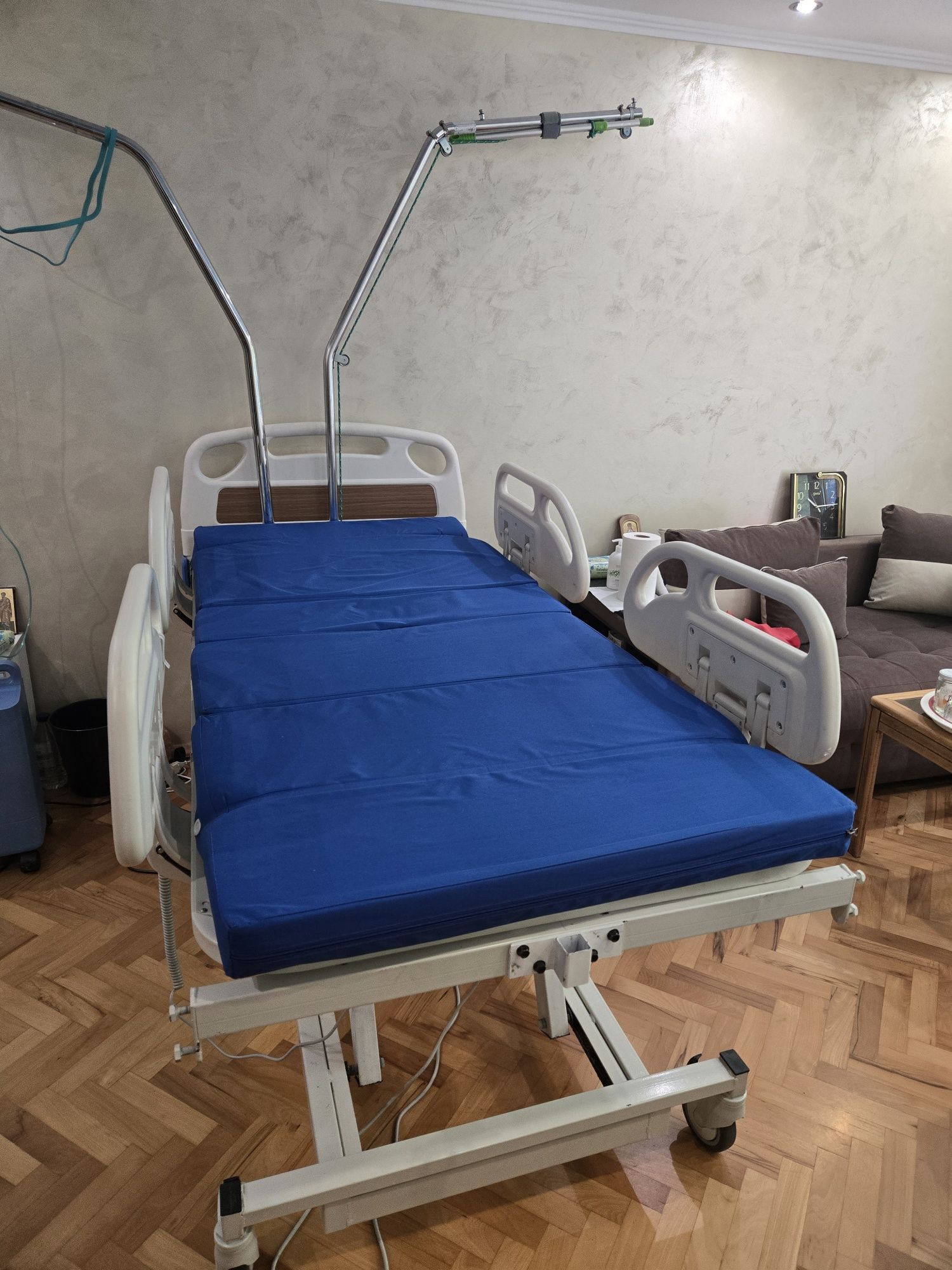 Електрическо болнично легло