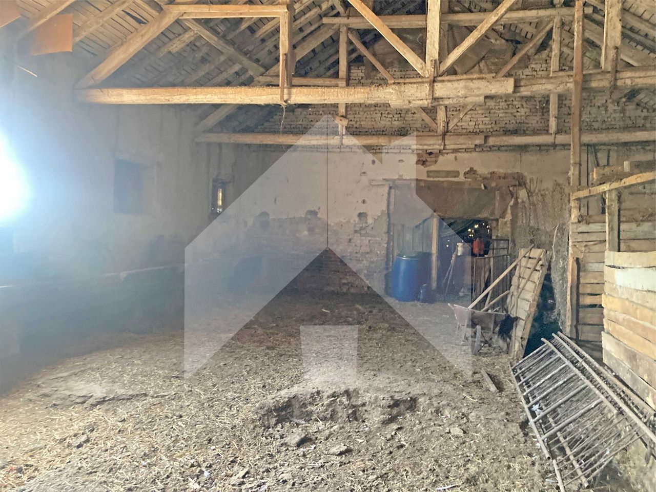 Продава се Промишлена сграда в Нови пазар - 237 кв.м за 183 €/кв.м - Снимка #10