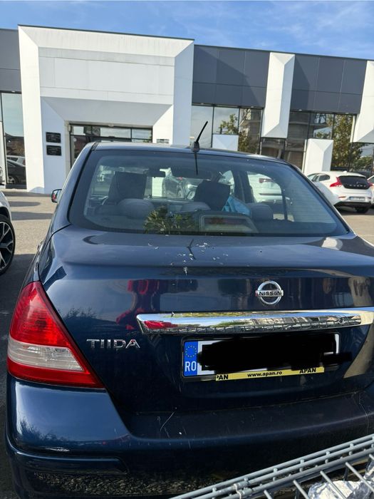Vând autoturism lovit
