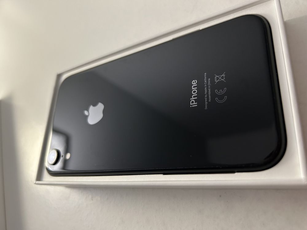Iphone Xr, 64 Gb, aspect 9,8/10, baterie 81%