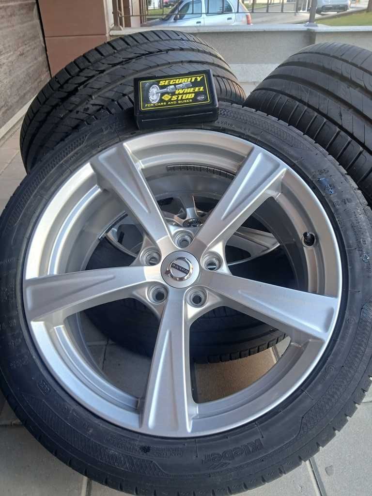 Продавам нови 4бр. Volvo оригинални 18" джанти с летни гуми 235/45 R18