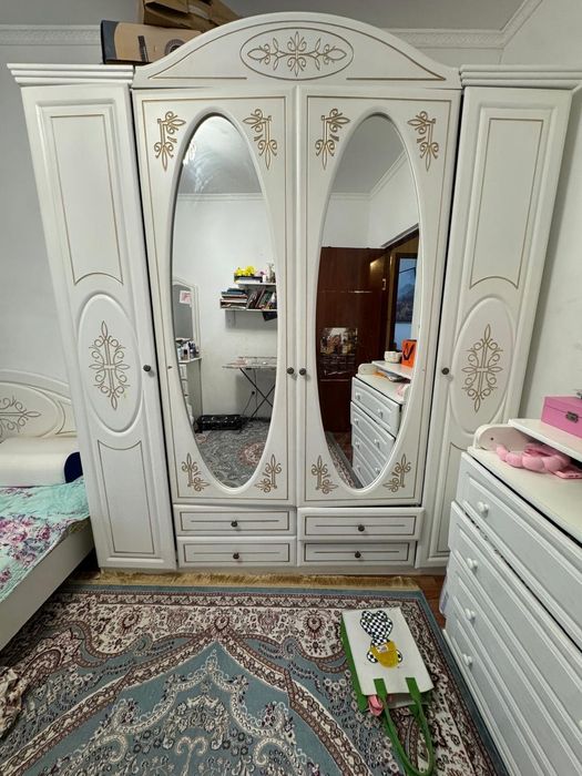 Продам шкаф срочно