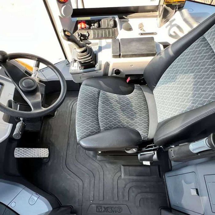 Incarcator frontal nou , vola XCMG XC978E, 25.3t, cupa 5 m3 [STOC]