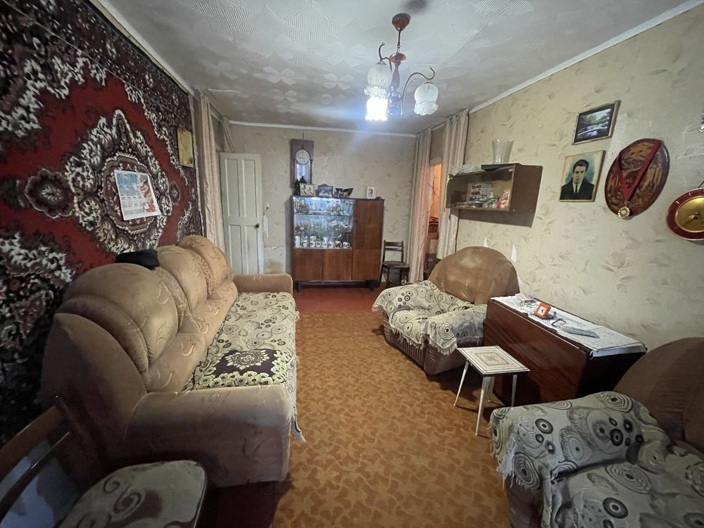 Продаём 2 комнатную квартиру на 2 этаже
